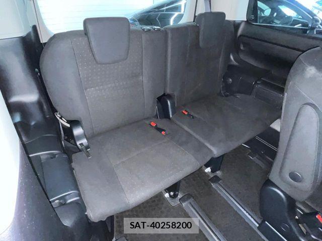 Toyota VOXY HYBRID 2015-06 8369727-10