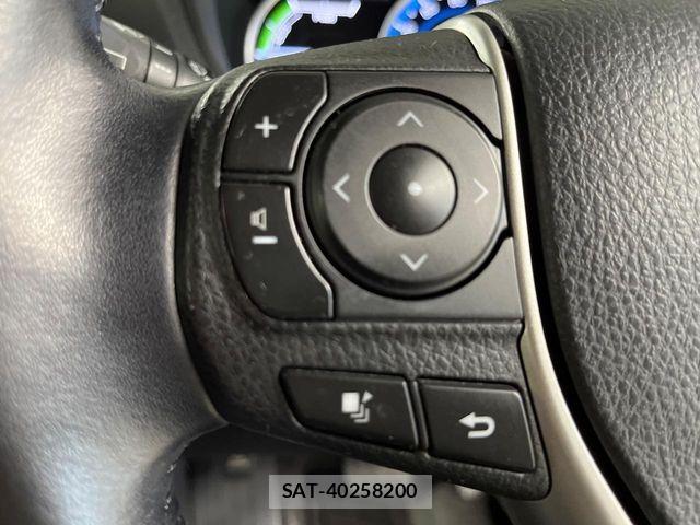 Toyota VOXY HYBRID 2015-06 8369727-16
