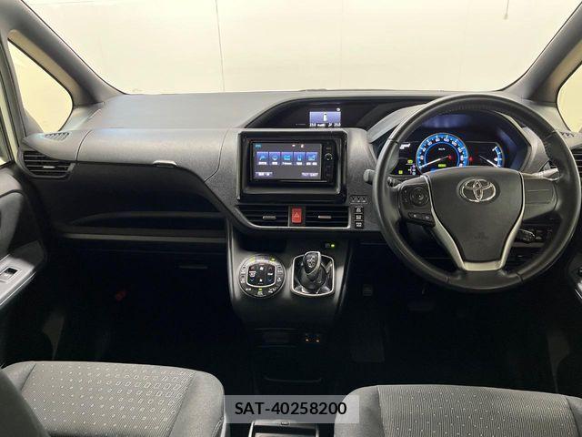 Toyota VOXY HYBRID 2015-06 8369727-1