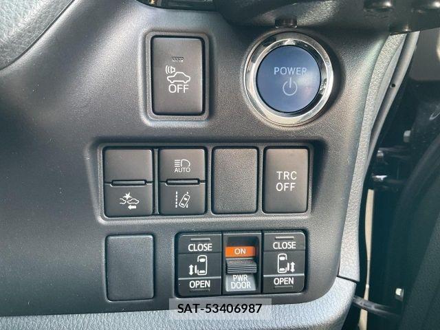Toyota VOXY HYBRID 2017-12 8369722-7