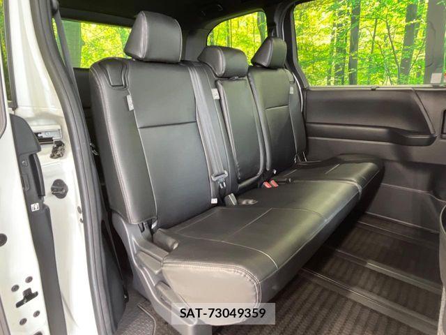 Toyota VOXY HYBRID 2023-09 8369717-9