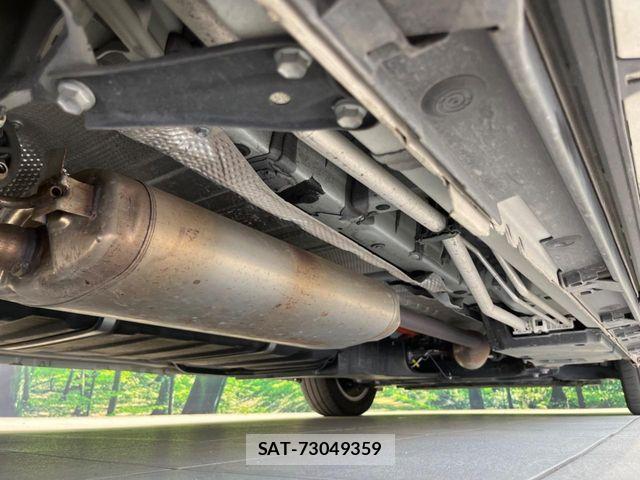 Toyota VOXY HYBRID 2023-09 8369717-18