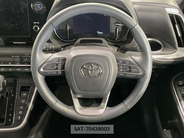 Toyota VOXY HYBRID 2024-12 8369711-11