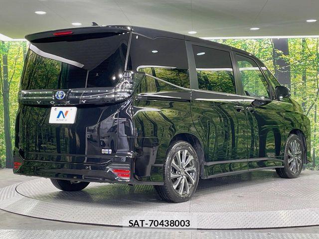 Toyota VOXY HYBRID 2024-12 8369711-17
