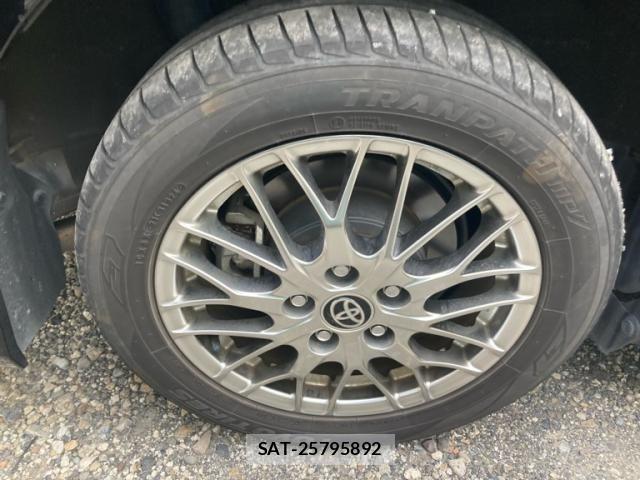 Toyota VOXY HYBRID 2019-05 8369725-9