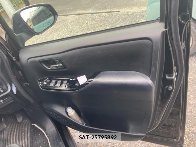 Toyota VOXY HYBRID 2019-05 8369725-11
