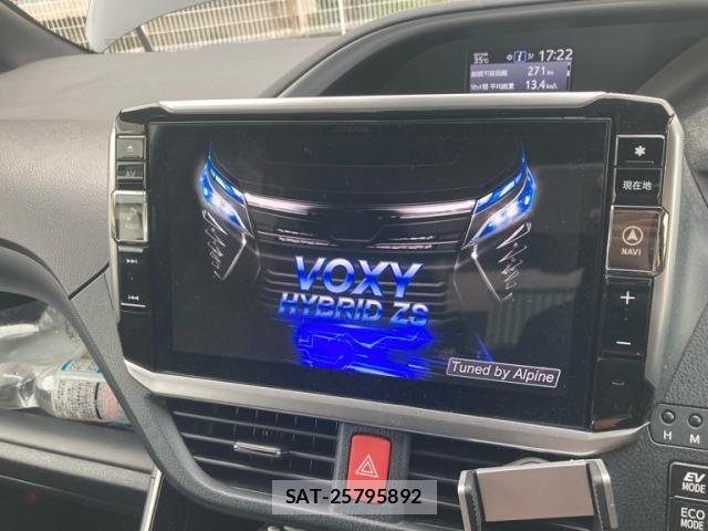 Toyota VOXY HYBRID 2019-05 8369725-18