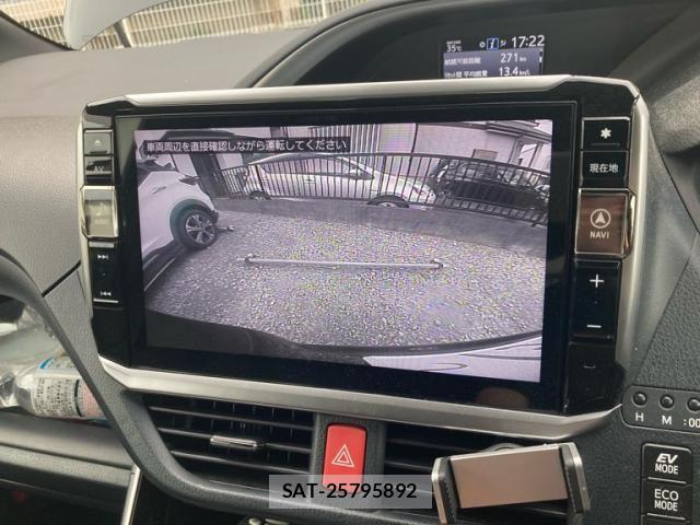 Toyota VOXY HYBRID 2019-05 8369725-19