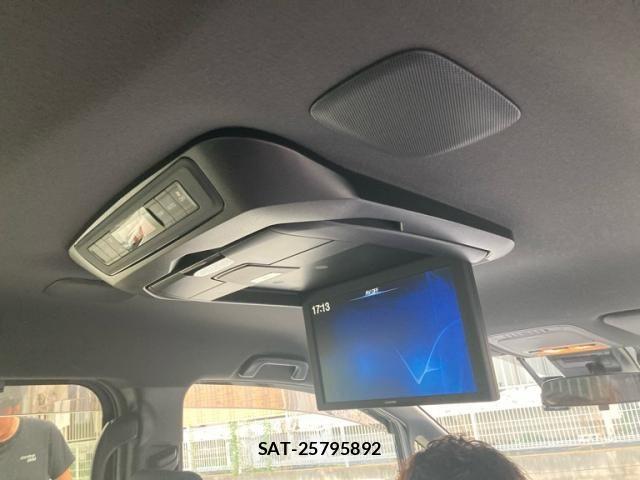 Toyota VOXY HYBRID 2019-05 8369725-22