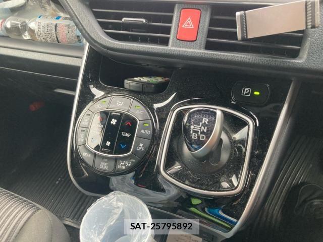Toyota VOXY HYBRID 2019-05 8369725-23