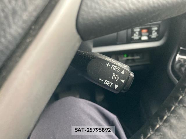 Toyota VOXY HYBRID 2019-05 8369725-25