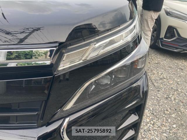 Toyota VOXY HYBRID 2019-05 8369725-2