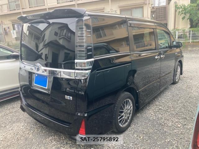 Toyota VOXY HYBRID 2019-05 8369725-4