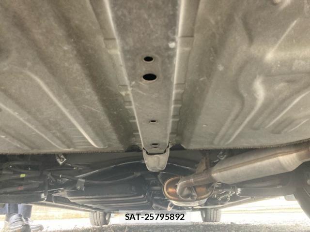 Toyota VOXY HYBRID 2019-05 8369725-7