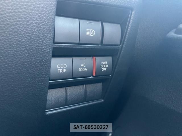 Toyota VOXY HYBRID 2026-07 8369698-27