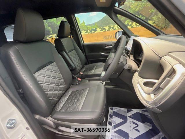 Toyota VOXY HYBRID 2026-07 8369699-10