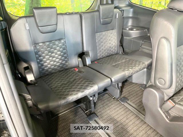 Toyota VOXY HYBRID 2024-12 8369714-9