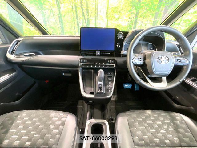 Toyota VOXY HYBRID 2024-11 8369709-1