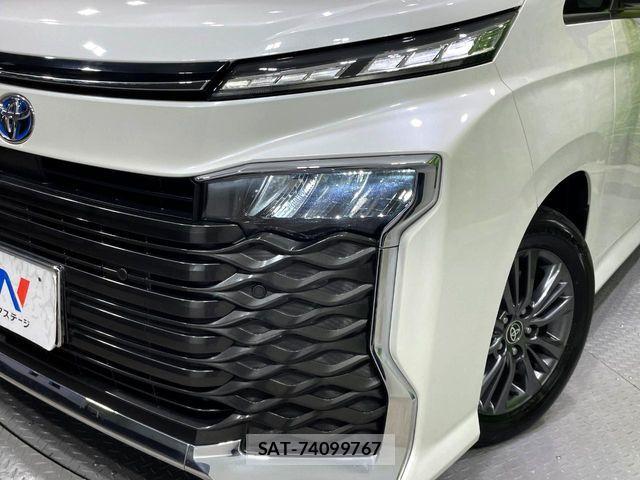 Toyota VOXY HYBRID 2023-02 8369718-13