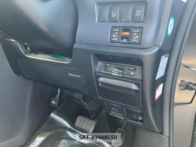 Toyota VOXY HYBRID 2015-03 8369728-12