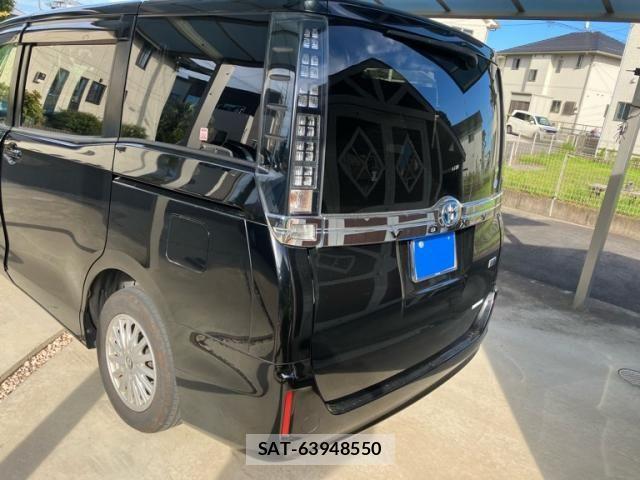 Toyota VOXY HYBRID 2015-03 8369728-6