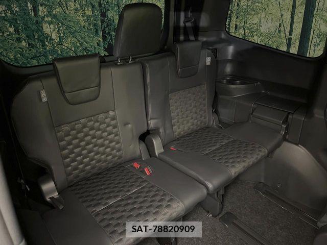 Toyota VOXY HYBRID 2025-09 8369704-9
