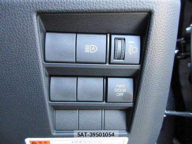 Toyota VOXY HYBRID 2024-07 8369706-19