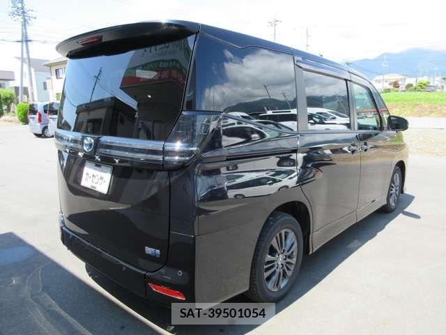 Toyota VOXY HYBRID 2024-07 8369706-4