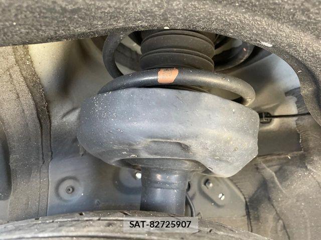 Toyota VOXY HYBRID 2025-04 8369705-19