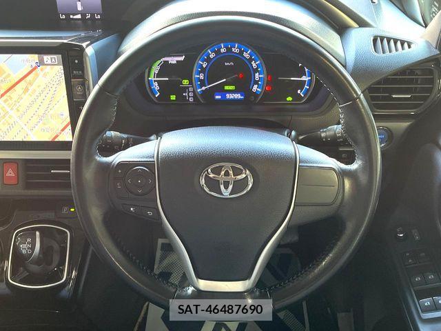 Toyota VOXY HYBRID 2017-01 8369726-11