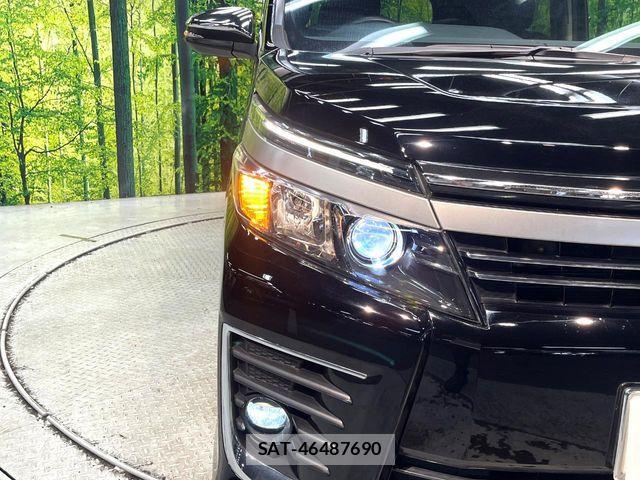 Toyota VOXY HYBRID 2017-01 8369726-12