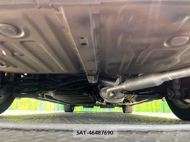 Toyota VOXY HYBRID 2017-01 8369726-18
