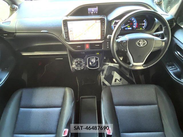 Toyota VOXY HYBRID 2017-01 8369726-1