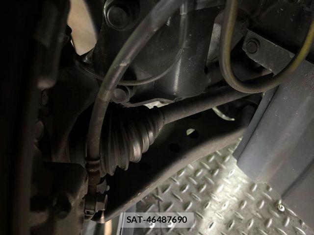 Toyota VOXY HYBRID 2017-01 8369726-19
