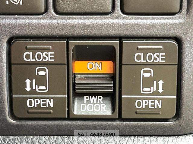 Toyota VOXY HYBRID 2017-01 8369726-5