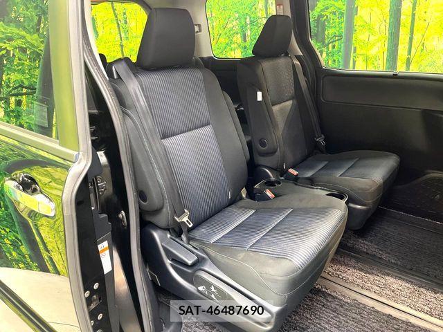Toyota VOXY HYBRID 2017-01 8369726-8