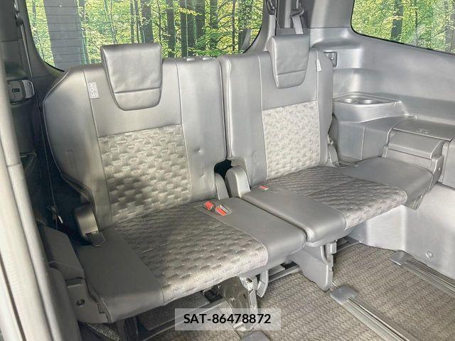 Toyota VOXY HYBRID 2023-08 8369716-9