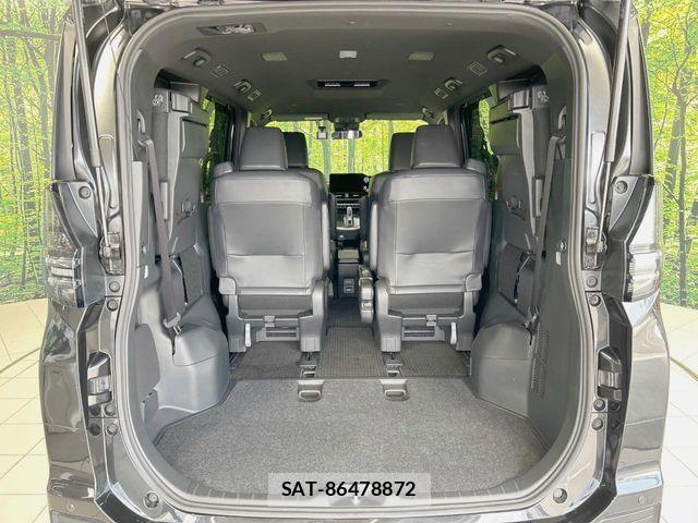 Toyota VOXY HYBRID 2023-08 8369716-10