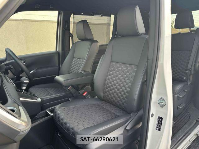Toyota VOXY HYBRID 2025-01 8369703-17