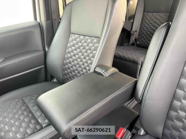 Toyota VOXY HYBRID 2025-01 8369703-18