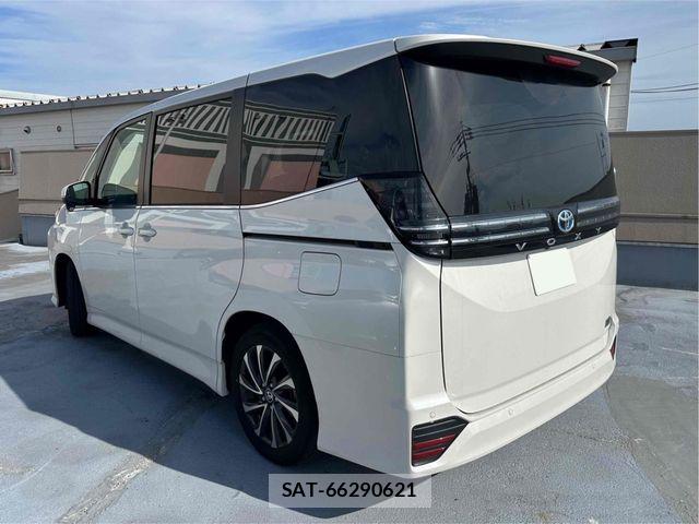 Toyota VOXY HYBRID 2025-01 8369703-1