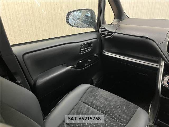 Toyota VOXY HYBRID 2021-01 8369721-10