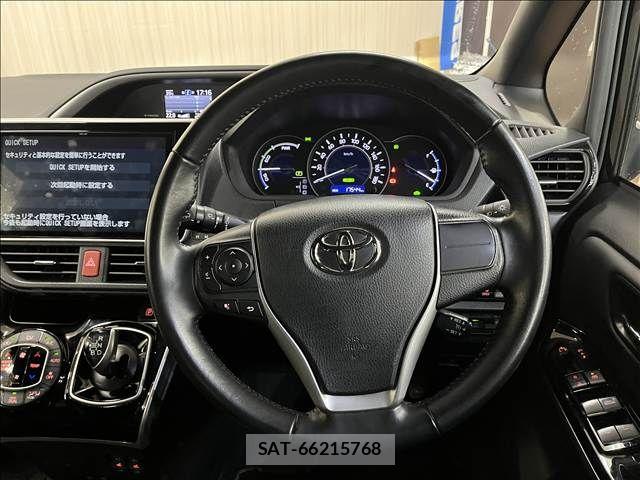 Toyota VOXY HYBRID 2021-01 8369721-12