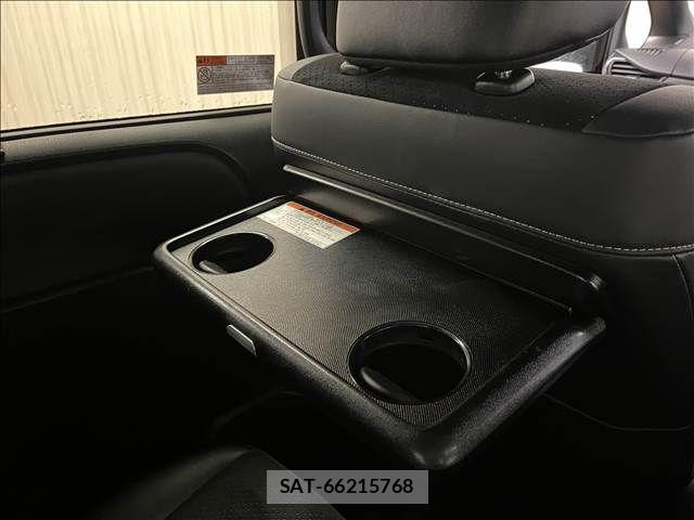 Toyota VOXY HYBRID 2021-01 8369721-14