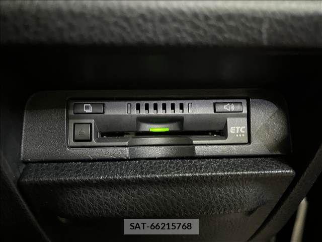 Toyota VOXY HYBRID 2021-01 8369721-17
