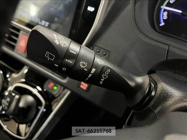 Toyota VOXY HYBRID 2021-01 8369721-23