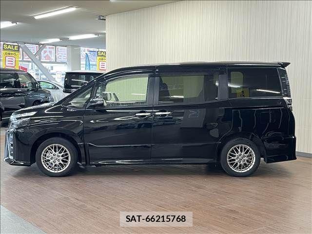 Toyota VOXY HYBRID 2021-01 8369721-3