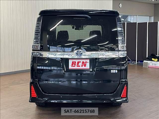 Toyota VOXY HYBRID 2021-01 8369721-5