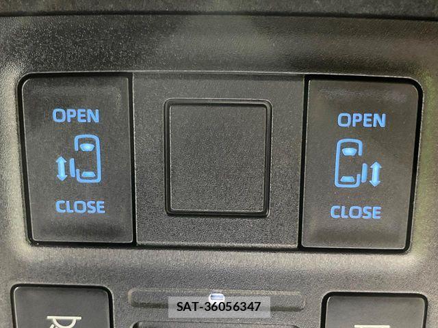 Toyota VOXY HYBRID 2024-06 8369715-5