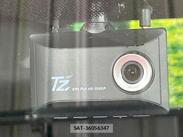 Toyota VOXY HYBRID 2024-06 8369715-6